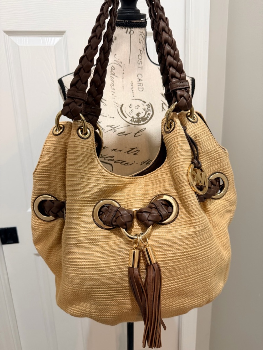 Michael Kors Santorini Straw Hobo Bag Braided Handle Tassel Charm - Picture 3 of 13